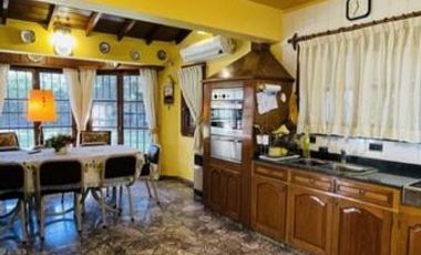 CASA CHALET EN VENTA   5amb - SOBRE 3 LOTES - MONTE GRANDE