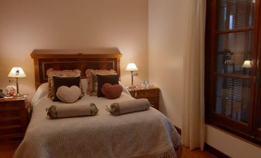 CASA CHALET EN VENTA   5amb - SOBRE 3 LOTES - MONTE GRANDE