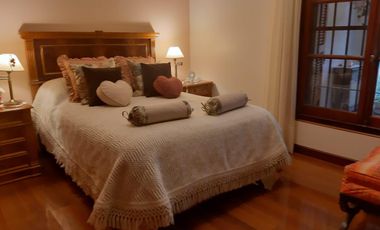 CASA CHALET EN VENTA   5amb - SOBRE 3 LOTES - MONTE GRANDE