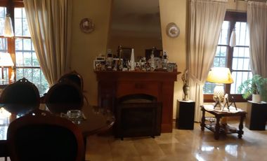 CASA CHALET EN VENTA   5amb - SOBRE 3 LOTES - MONTE GRANDE
