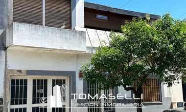 VENTA - CASA - VILLA MADERO - A PASOS DE AVDA. CROVARA