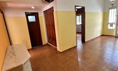 VENTA - CASA - VILLA MADERO - A PASOS DE AVDA. CROVARA