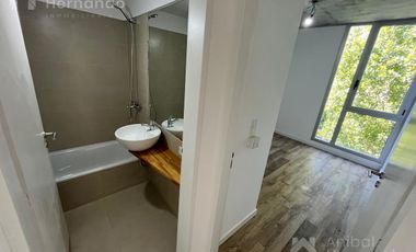 VENTA de Departamento 2 AMBIENTES, Moreno, con balcón, terraza privada, parrilla y cochera