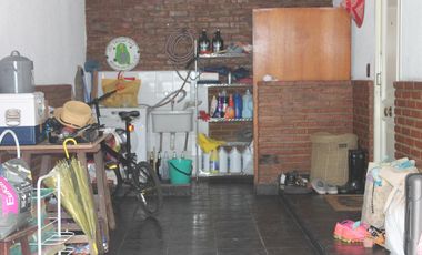 Olivos- Excelente ubicación! Zona Quinta presidencial! Dúplex en 3 Plantas!!