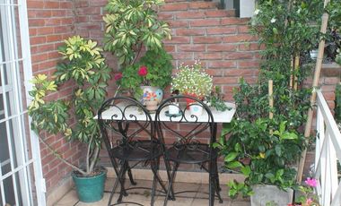 Olivos- Excelente ubicación! Zona Quinta presidencial! Dúplex en 3 Plantas!!