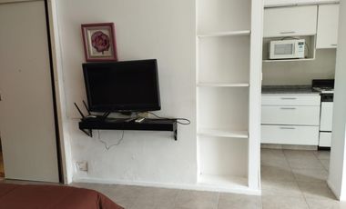 Monoambiente Amplio. Amoblado y equipado - Mucha Luz.