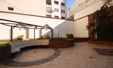 DEPARTAMENTO EN VENTA 4 AMBIENTES CON DEPENDENCIA EN FLORES