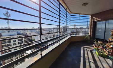 DEPARTAMENTO EN VENTA 4 AMBIENTES CON DEPENDENCIA EN FLORES