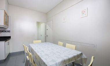 DEPARTAMENTO EN VENTA 4 AMBIENTES CON DEPENDENCIA EN FLORES