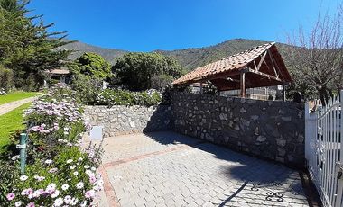 CASA EN EXCLUSIVO Y SEGURO CONDOMINIO / REBAJADA