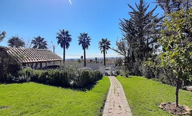 CASA EN EXCLUSIVO Y SEGURO CONDOMINIO / REBAJADA