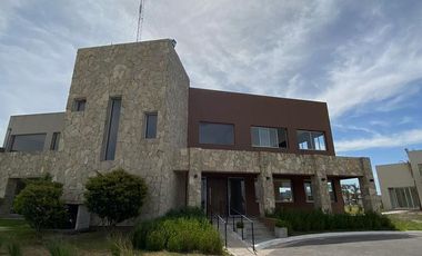 Casa - La Alameda