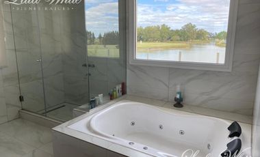 Venta - Casa a la laguna en Lagos de San Eliseo
