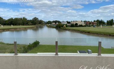 Venta - Casa a la laguna en Lagos de San Eliseo