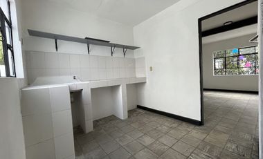CASA EN VENTA CON USO DE SUELO MIXTO EN EL CENTRO DE GUADALAJARA, COL. REFORMA