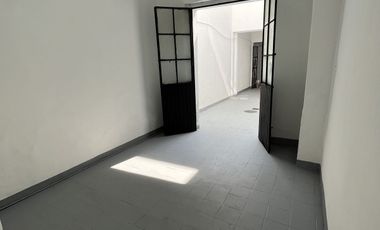 CASA EN VENTA CON USO DE SUELO MIXTO EN EL CENTRO DE GUADALAJARA, COL. REFORMA