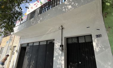 CASA EN VENTA CON USO DE SUELO MIXTO EN EL CENTRO DE GUADALAJARA, COL. REFORMA
