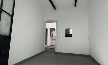 CASA EN VENTA CON USO DE SUELO MIXTO EN EL CENTRO DE GUADALAJARA, COL. REFORMA