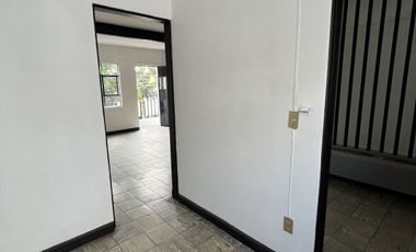 CASA EN VENTA CON USO DE SUELO MIXTO EN EL CENTRO DE GUADALAJARA, COL. REFORMA