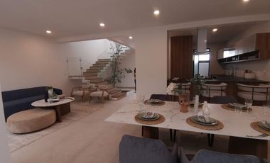 Vive la Elegancia y Comodidad en el Corazón del Querétaro Moderno, Casa en Venta.