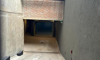 Cochera en venta planta baja  Luis Agote Rosario