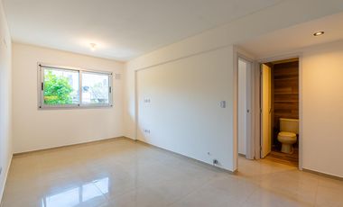 Cochera en venta planta baja  Luis Agote Rosario