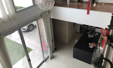 Casa en venta - 4 Dormitorios 3 Baños - Cocheras - 1.100Mts2 - Presidente Perón