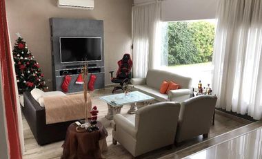 Casa en venta - 4 Dormitorios 3 Baños - Cocheras - 1.100Mts2 - Presidente Perón