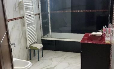 Casa en venta - 4 Dormitorios 3 Baños - Cocheras - 1.100Mts2 - Presidente Perón