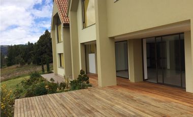 HERMOSA   Y AMPLIA CASA LA CALERA