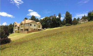 HERMOSA   Y AMPLIA CASA LA CALERA