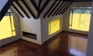 HERMOSA   Y AMPLIA CASA LA CALERA