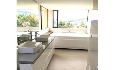 HERMOSA   Y AMPLIA CASA LA CALERA