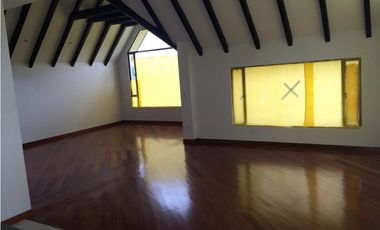 HERMOSA   Y AMPLIA CASA LA CALERA