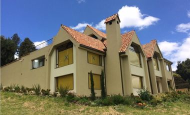 HERMOSA   Y AMPLIA CASA LA CALERA