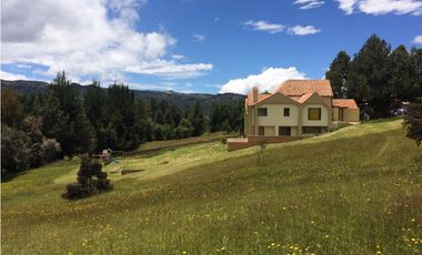 HERMOSA   Y AMPLIA CASA LA CALERA