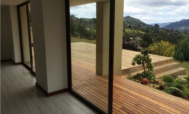 HERMOSA   Y AMPLIA CASA LA CALERA