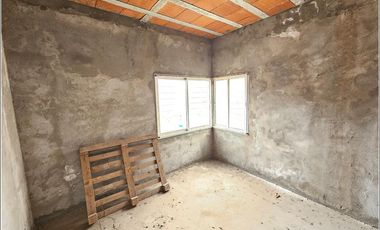 Casa en venta a terminar en Ibarlucea. Barrio Centro con gran terreno