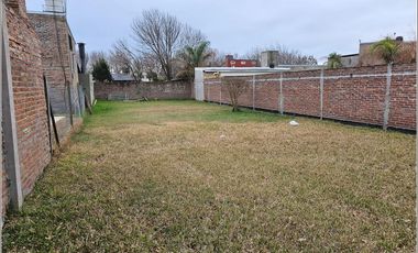Casa en venta a terminar en Ibarlucea. Barrio Centro con gran terreno