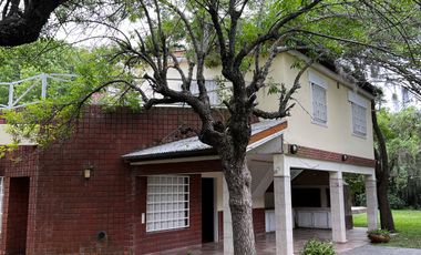 Casa en  Cotos de  la alameda Roldán