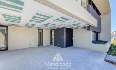 Casa 4 amb con piscina y cochera doble en Barrio Privado Tierras del Mar