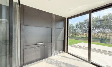 Casa 4 amb con piscina y cochera doble en Barrio Privado Tierras del Mar