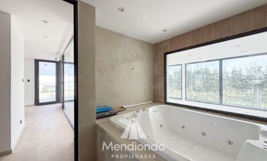 Casa 4 amb con piscina y cochera doble en Barrio Privado Tierras del Mar