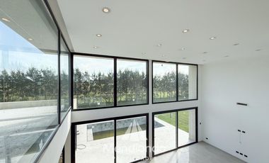 Casa 4 amb con piscina y cochera doble en Barrio Privado Tierras del Mar