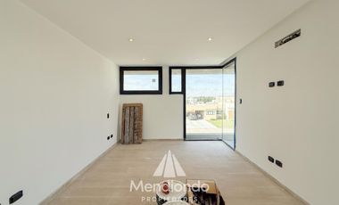 Casa 4 amb con piscina y cochera doble en Barrio Privado Tierras del Mar