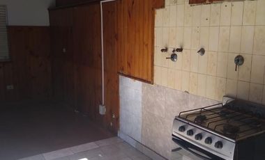 Casa en Berazategui en Venta 4 Ambientes Zona Estación de Berazategui. Bajó de precio.
