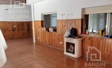 Casa en Berazategui en Venta 4 Ambientes Zona Estación de Berazategui. Bajó de precio.