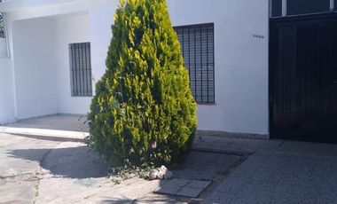 Casa en Berazategui en Venta 4 Ambientes Zona Estación de Berazategui. Bajó de precio.