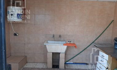 Casa en Berazategui en Venta 4 Ambientes Zona Estación de Berazategui. Bajó de precio.
