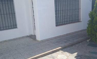 Casa en Berazategui en Venta 4 Ambientes Zona Estación de Berazategui. Bajó de precio.
